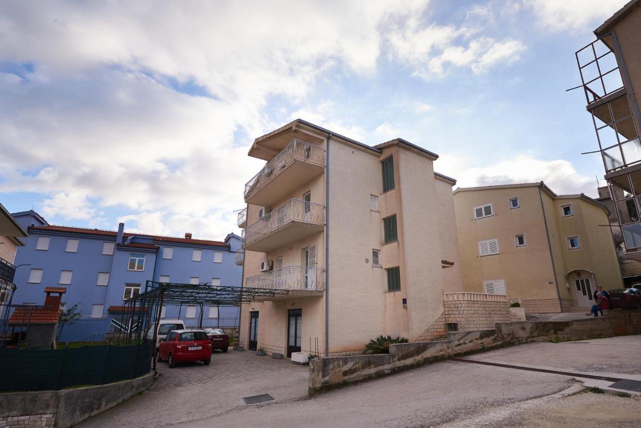 Apartments Lara Stobrec Exterior photo